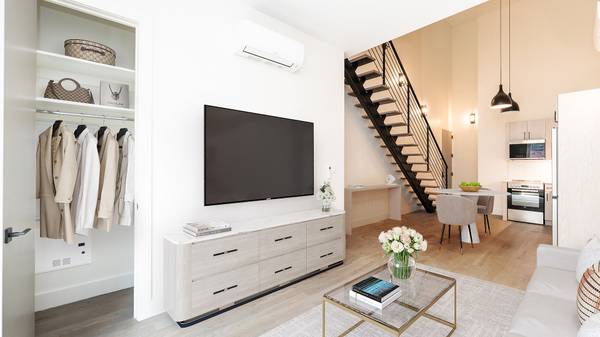 $5,750 / 1br - 1BR Duplex – Private Outdoor Space, Modern Finishes & Balcony (Williamsburg)63689844142723120