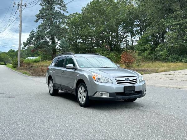 2011 Subaru Outback 2.5i Premium - $5,300 (Weymouth)63623667306371122