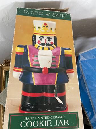 Cookie jar nutcracker 1