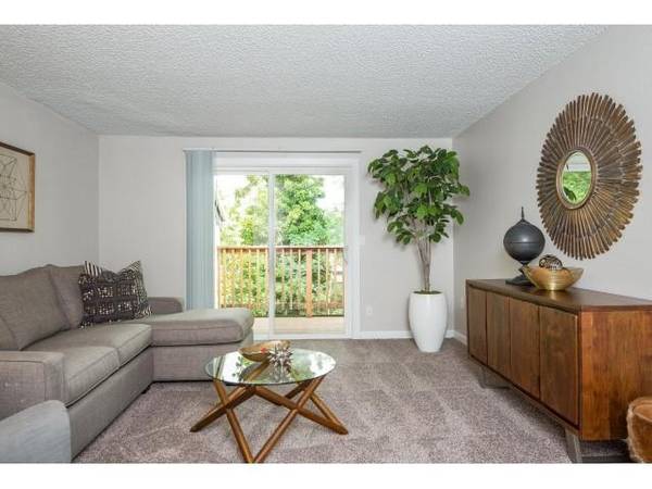$1,395 / 2br - 860ft2 - Pet friendly community in Beaverton. 2 BD / 1 BA. Call for tour! (Beaverton - Near Oregon Zoo)63776937580035122