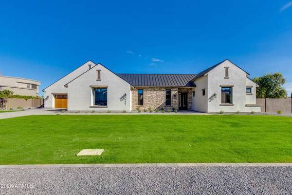 Home for Sale in Paradise Valley,  (6bd 6ba/1hba) 1