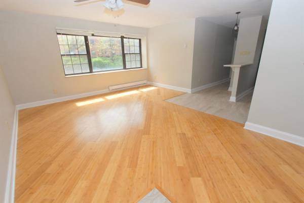 $1,799 / 2br - ✨ Shadyside 📍 Renovated 2BR/1BA at The Bentley on Fifth Ave! (Shadyside, Pittsburgh)64013533036930121