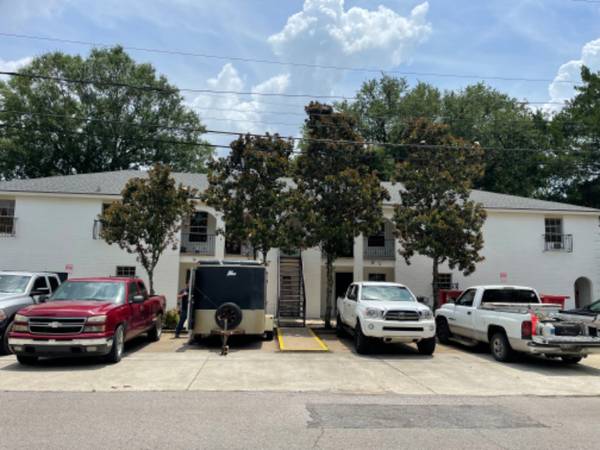 $975.00 / 1br - 600ft2 - Walk to School..  1BR - Brand spankin’ NEW63857515850883121