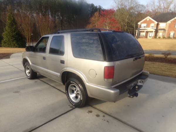 2003 chevrolet blazer ls 4.3 v6 2wd 2 dueños solo (139K) millas en carretera, muy bien conservada%%% - $4,800 (riverdale)63620757591809122