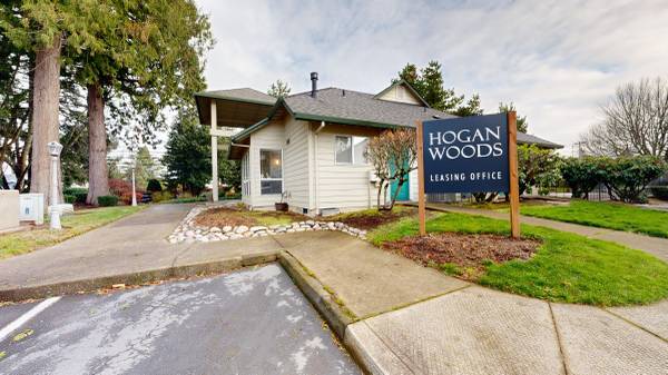 $1,445 / 1br - 619ft2 - An Escape from the Ordinary. 2nd floor 1bed/1bath with W/D & Parking! (1645 ne 20th ST, Gresham OR)63842024040195122