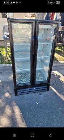 Commercial refrigerator 1