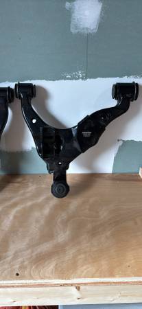 2011 Tacoma 2wd lower control arms 1