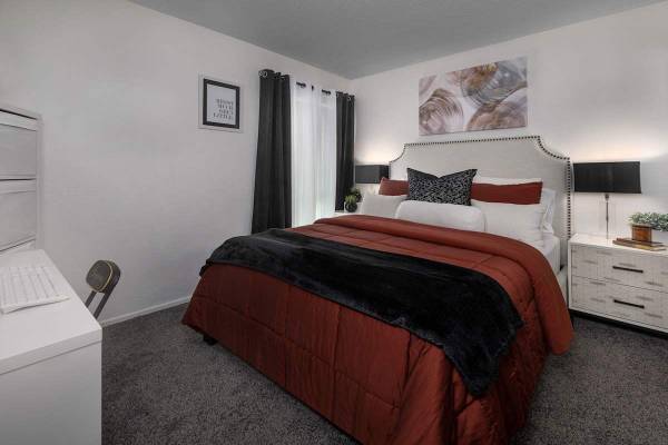$2,355 / 2br - 924ft2 - Spacious Closets, Gas or Electric Range, On-Site Laundry Facilities (1012 West 7th Street, Upland, CA)64028084257922121