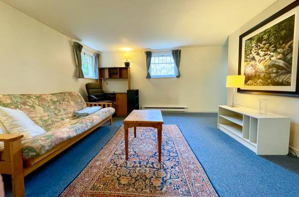 UBC One bedroom and den  Vancouver) Hidden Jewel! 1