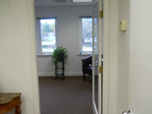$2,200 / 1286ft2 - Prime top floor office with stunning views in Herndon - $2,200 (Herndon)63896155315843124
