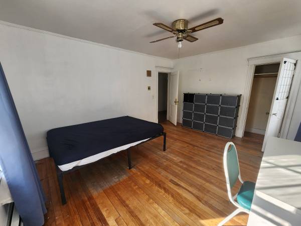 $1,000 / 5br - 200ft2 - Habitación grande en alquiler. Centro de Quincy. Camina al tren en 3 minutos. (Quincy)63620449159043121
