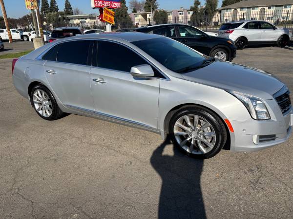 2017 Cadillac XTS Luxury photo 3