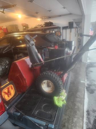 Toro 724 snowblower 1