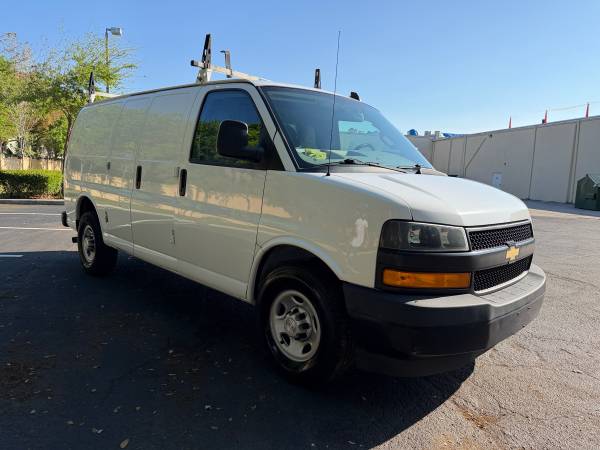 2019 Chevrolet EXPRESS 2500 v8 - Photo 9