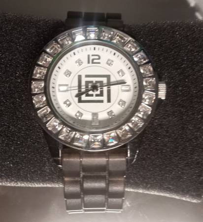 LIZ CLAIBORNE WATCH LIKE NEW CONDITION - $10 (brentwood / oakley)63471477871363121