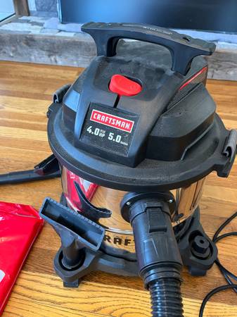 Craftsman 5 gallon Wet/Dry Vac 1