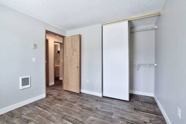 $1,499 / 2br - 803ft2 - 🏡Ground Floor 2x1 Home! New Vinyl Floors! Washer/Dryer 🏡 (5400 Southwest 180th Avenue, Aloha, OR)63820707770881121
