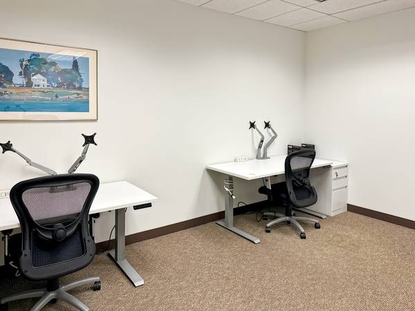 $1,459 All-Inclusive Office Space for 4 AVAILABLE NOW! (Chicago)64041644078338120