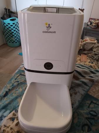 Automatic pet feeder 1