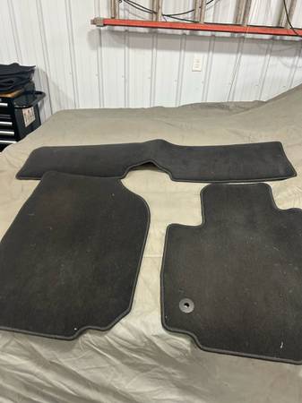 Floor mats 2017-2024 equinox 1