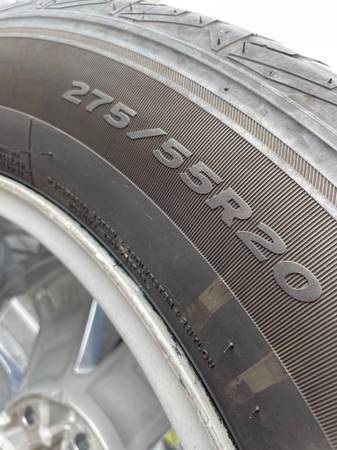 6 llantas y neumáticos para ram chevy gmc - $1.100 (Tacoma)63471418633729124