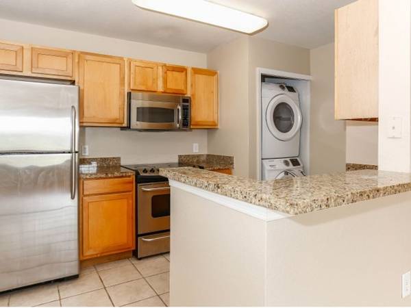 $1,450 / 2br - 857ft2 - Car Wash, On-site Management, Clubhouse (3502 D'AVINCI WAY, MELBOURNE, FL)63823720870915121