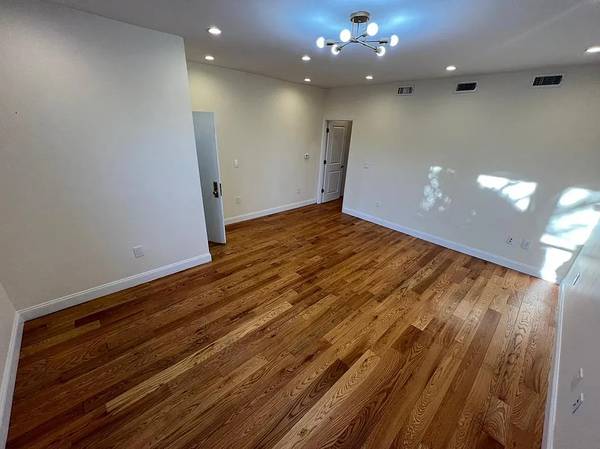 $3,600 / 3br - Massive 3BR/2BA in Marine Park – 1487 E 34th St #3A – $3,600.00 (Brooklyn)63827267263489122