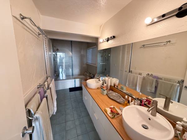 $1,500 / 2br - 200ft2 - Habitación amplia y panorámica en Montclair Hills en alquiler para nuevo compañero de casa (alameda)63813715852675124