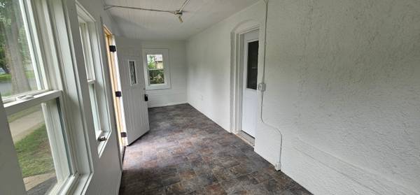 $1295.00 / 3br - 1100ft2 - OWN INSTEAD OF RENT – JUST $6,850 DOWN! FULLY UPDATED 3BR HOME IN HUT64003960019971123