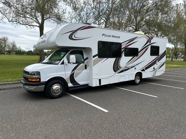 2020 Four Winds Class C Thor Motor Coach 1