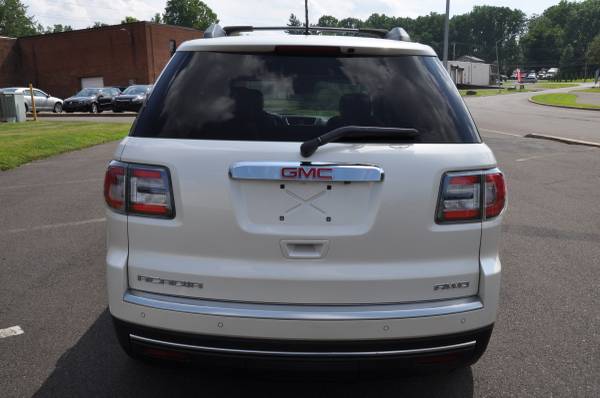 2014 GMC ACADIA SLT 2 con 145 mil, pintura original impecable, equipada, tercera fila - $8.800 (condado de Bucks, Filadelfia)63491056064003124