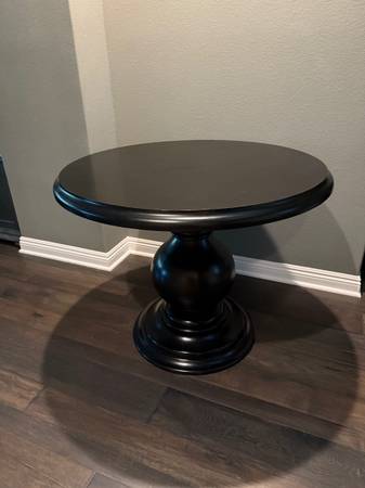 Round Table, black wood 1