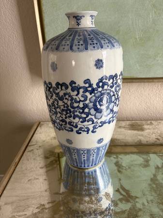 Oriental vase 1