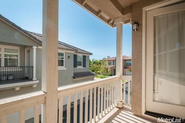 2 Bed 2 Bath plus office Natomas Condo with garage 1