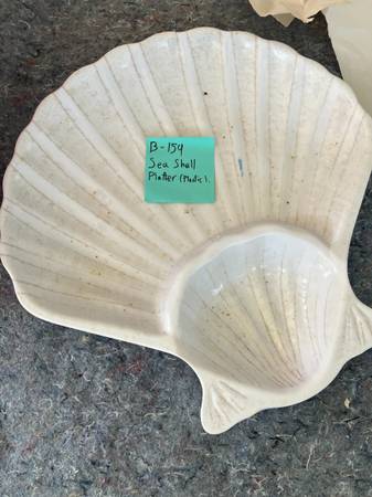 Plastic seashell platter 1
