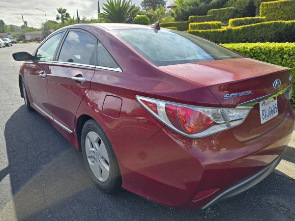 2012 Hyundai Sonata hybrid - $6,750 (Concord)63438894183811124