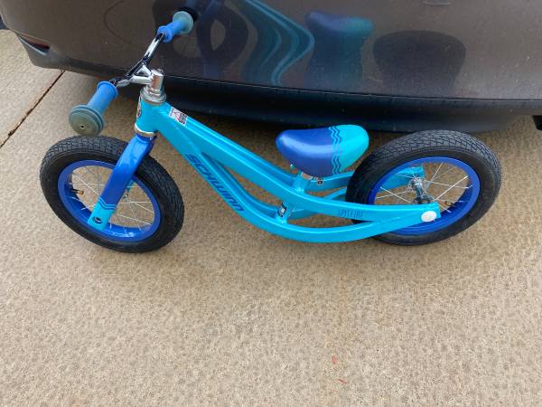 Like new Schwinn Spitfire balance bike 1