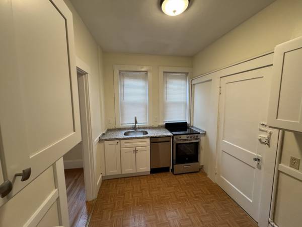 $2,600 / 2br - AFFORDABLE 2BED 1BTH NO BROKER FEE (Brighton)63828407193987123