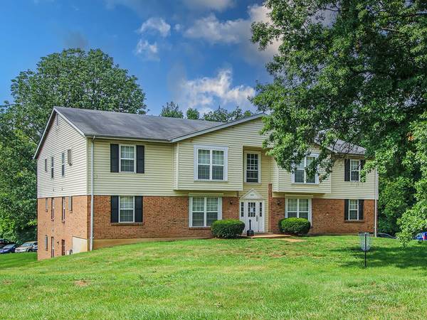 1 2 BD, Community Clubhouse, Professional Management Team 1