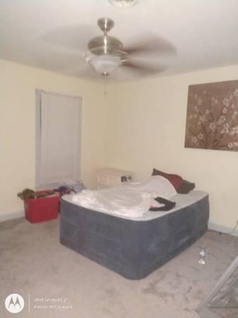 $900 / 5br - 193ft2 - Large Bedroom in West End For Rent (West End 64&Parham)64027111468035123
