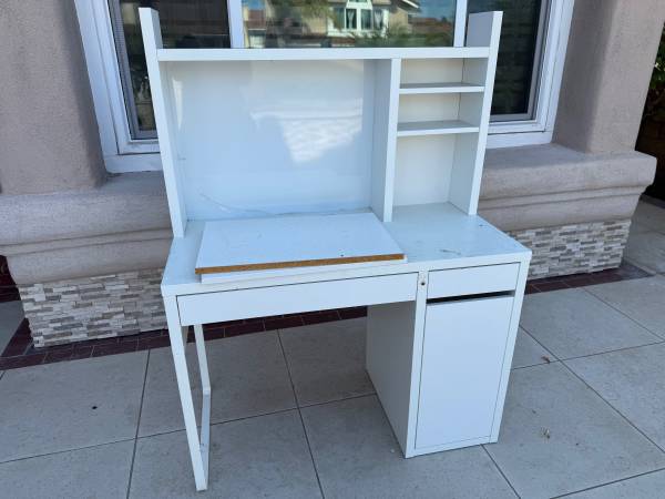 Free IKEA study table 1