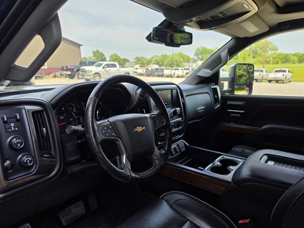2019 Chevrolet Silverado HD - Photo 14