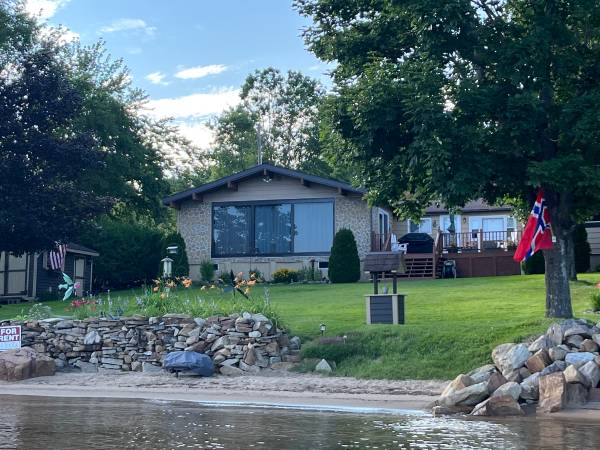 $1,500 / 2br - 925ft2 - WATERFRONT CHAZY LAKE (Dannemora)63934288321795120