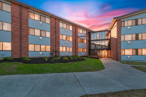 Studio Unit Available Now @ The Landing at 1st Street! 1