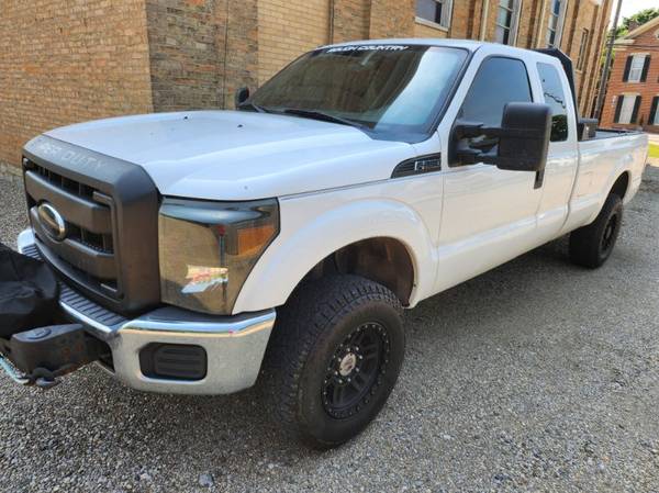 2011 Ford F250 Super Cab, 8ft bed, 4x4, 6.2 V8 Gas 195k Miles No Rust - $9,250 (Cincinnati Area-Fairfield/Ross)63470602253697121