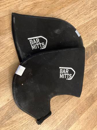 Bar mitts - winter cycling 1