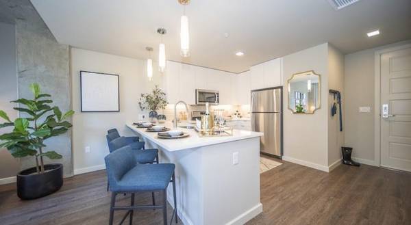 $1,545 / 1br - 660ft2 - Up to 6 Wks Free! Live Steps from The Waterfront @ Portland Astoria! (Downtown Portland)63895124905090124