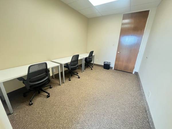 $200 Dedicated Co-Working Desk in Bedford w/ 24/7 Access! (1600 Airport Fwy, Suite 300)63796282356353122