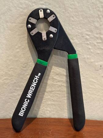 Bionic Wrench 1