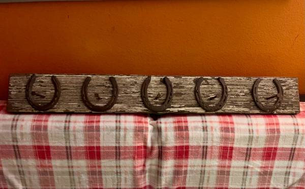 Antique Western Wood & Horseshoe Coat/Hat Rack 1